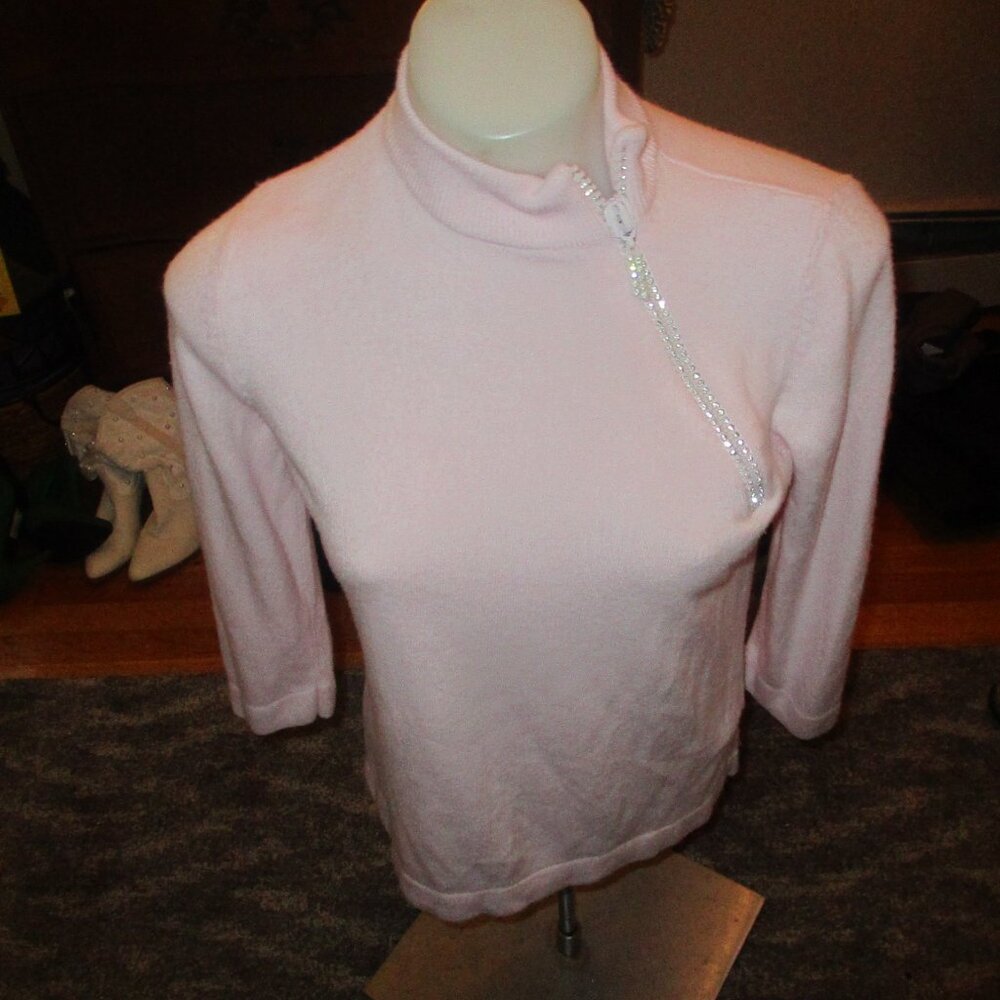 designers Original pink sweater with rhinestone zipper M worn once Luxelon